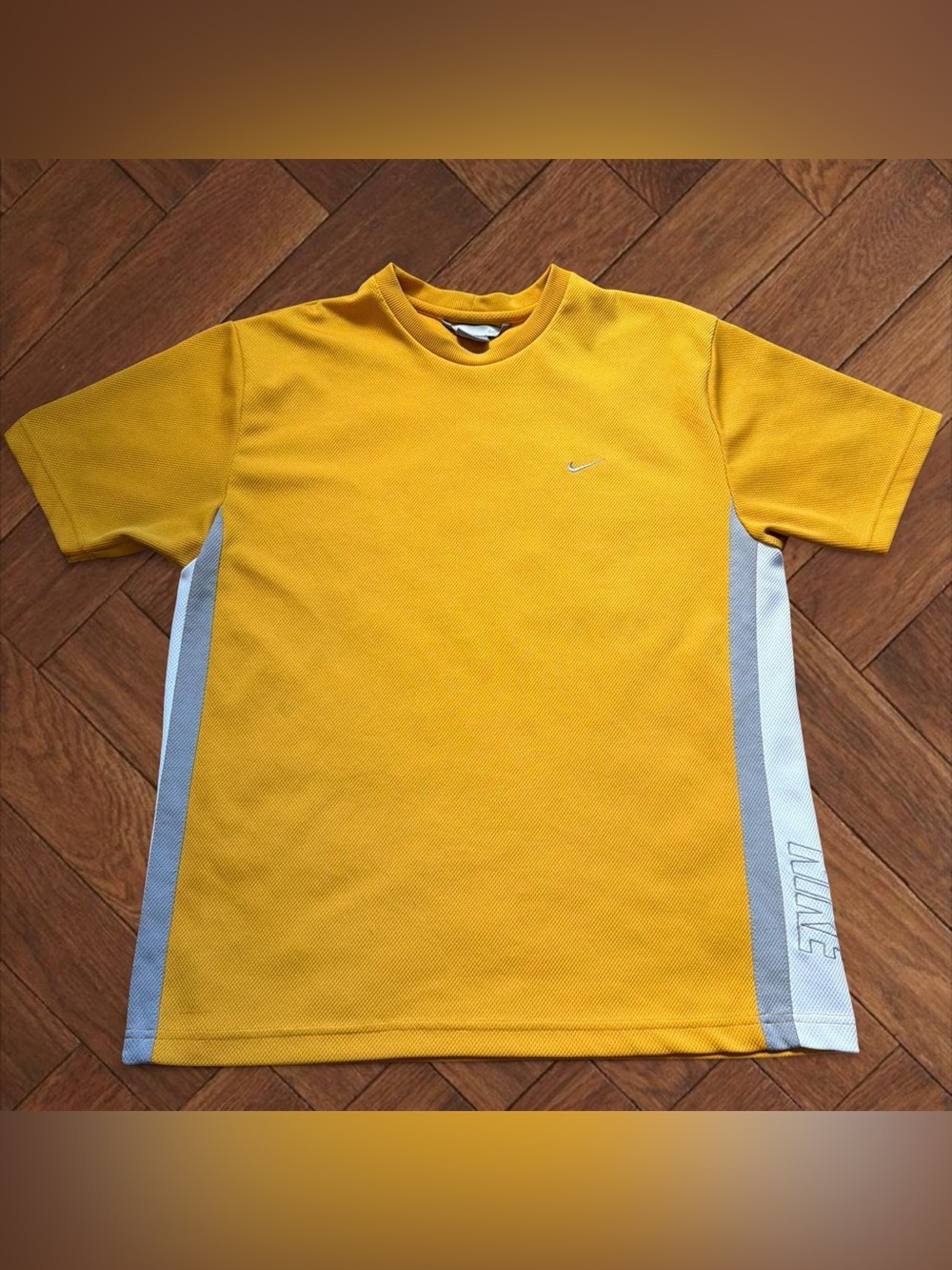 Vintage Nike Gold Yellow Mesh Athletic T-Shirt Mens Size L Side Stripe Logo